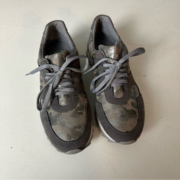 CHARLESTON SHOE COMPANY- Chewie Grey Camo Sneaker - Picture 3 of 10